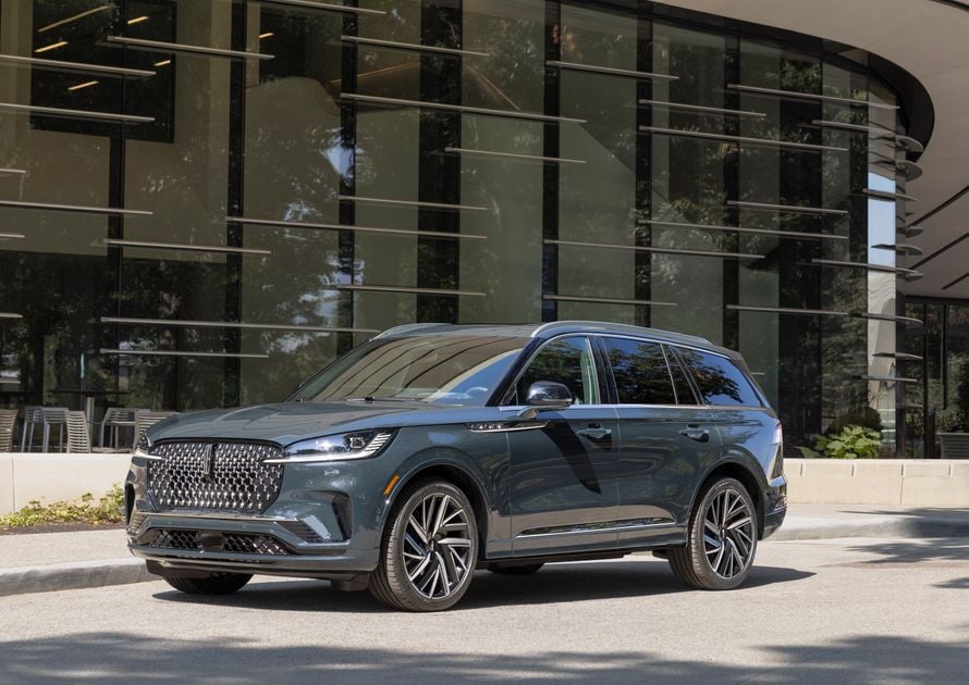 2025 Lincoln Aviator Offers New Tech Vehicle Research
