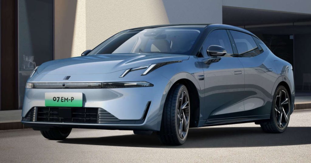 Lynk & Co 07 EM-P – PHEV sedan with 1.5 litre turbo 4-cylinder, up to 102 km of all-electric range