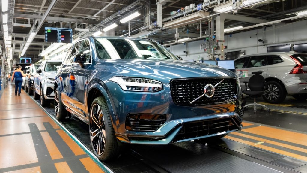Volvo Builds Its Final Diesel Powered Car, A Blue Xc90