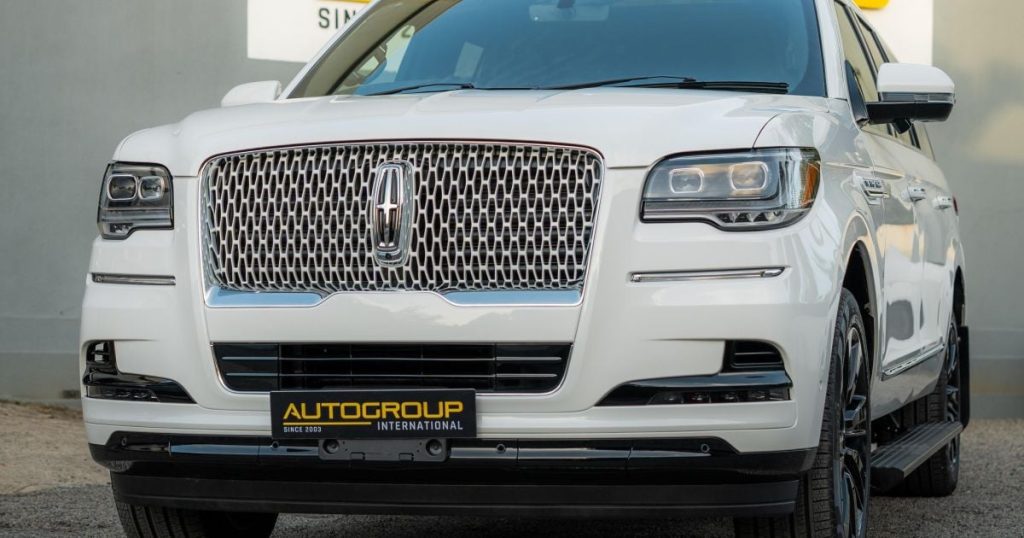 Lincoln Navigator: Conversion Firm Bringing Lexus Lx, Cadillac Escalade Rival