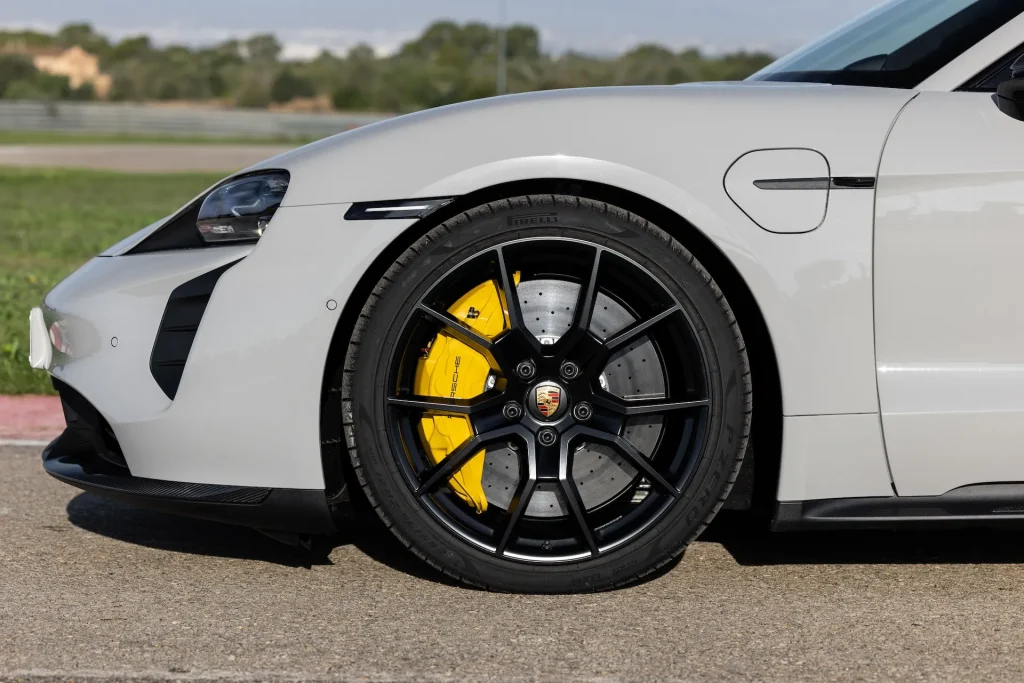 Wireless Ev Charging Record Set With Porsche Taycan Prototype