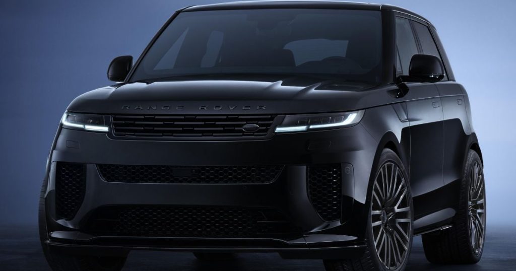Land Rover Defender, Range Rover, Range Rover Sport Get Blacked Out