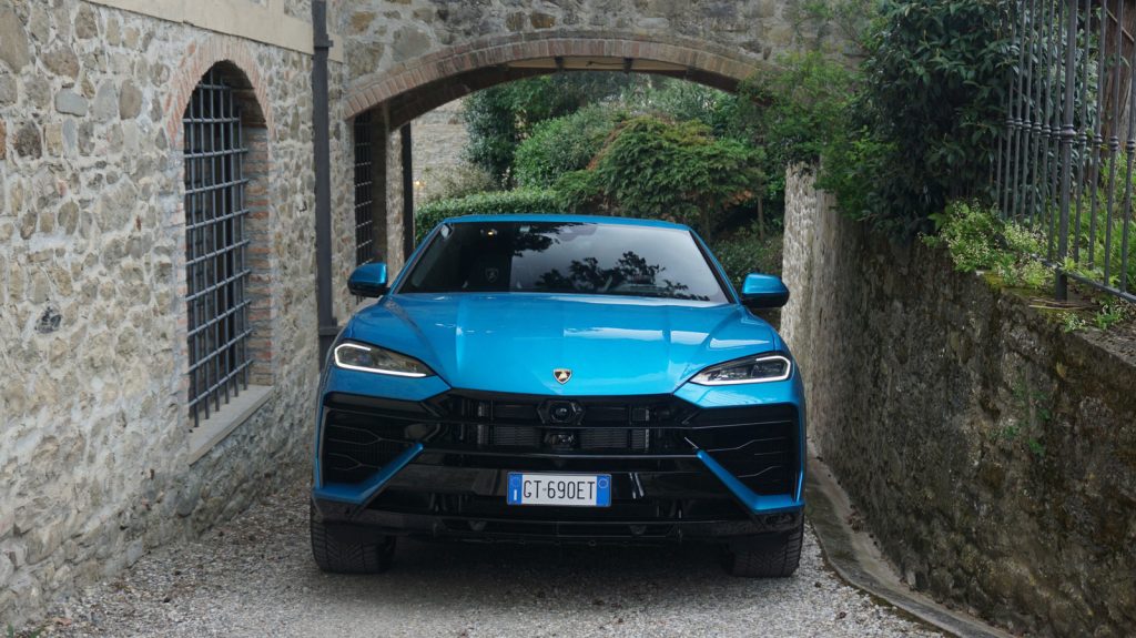 2025 lamborghini urus se is so sick you won't care