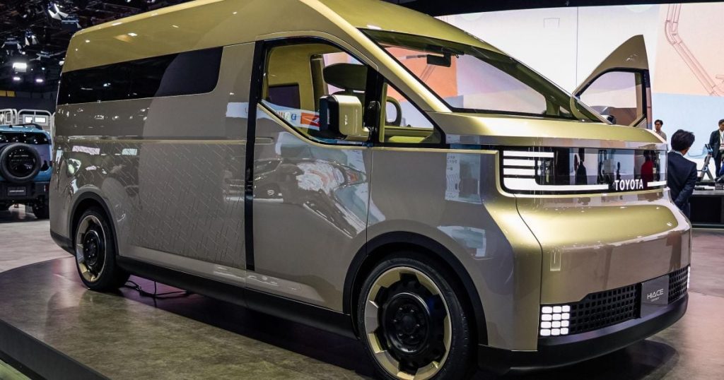 Toyota hiace and kayoibako concepts preview next generation vans