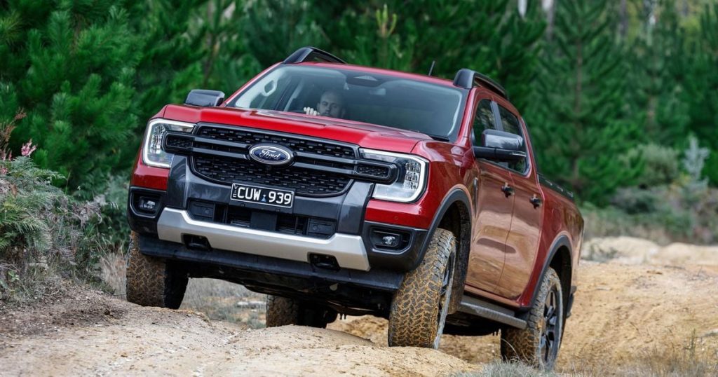 Who bought electrified cars in 2025, and who stuck with