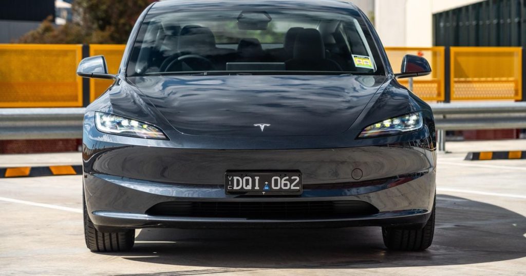 Tesla’s Apple CarPlay integration delayed by iPhone software – report Tesla's apple carplay integration delayed by iphone software report