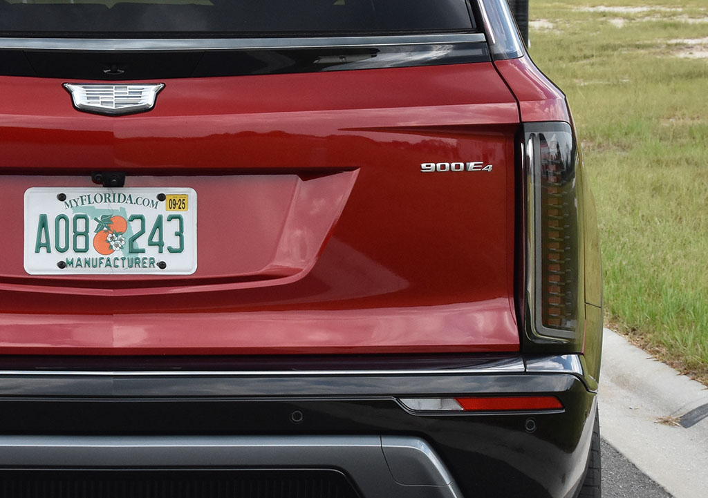 2027 Cadillac Simplifies Its Look by Dropping Confusing Badges and Odd Window Trim : Automotive Addicts 2027 cadillac simplifies its look by dropping confusing badges and