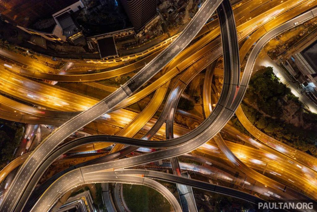 Elevated highways, smart tech needed to ease urban congestion; up to 6m vehicles on highways daily: LLM
