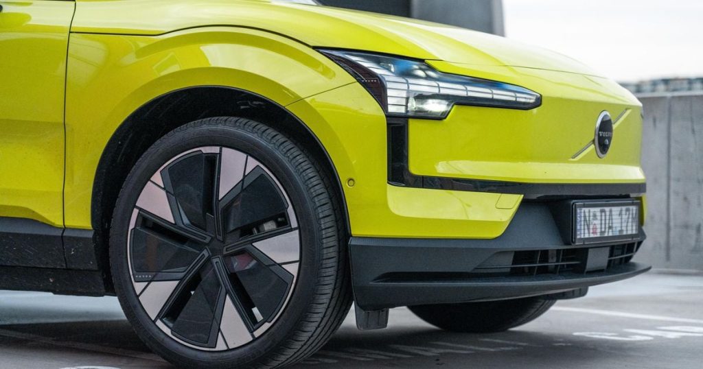 Volvo ex30 ev battery fix incoming after shipping delay